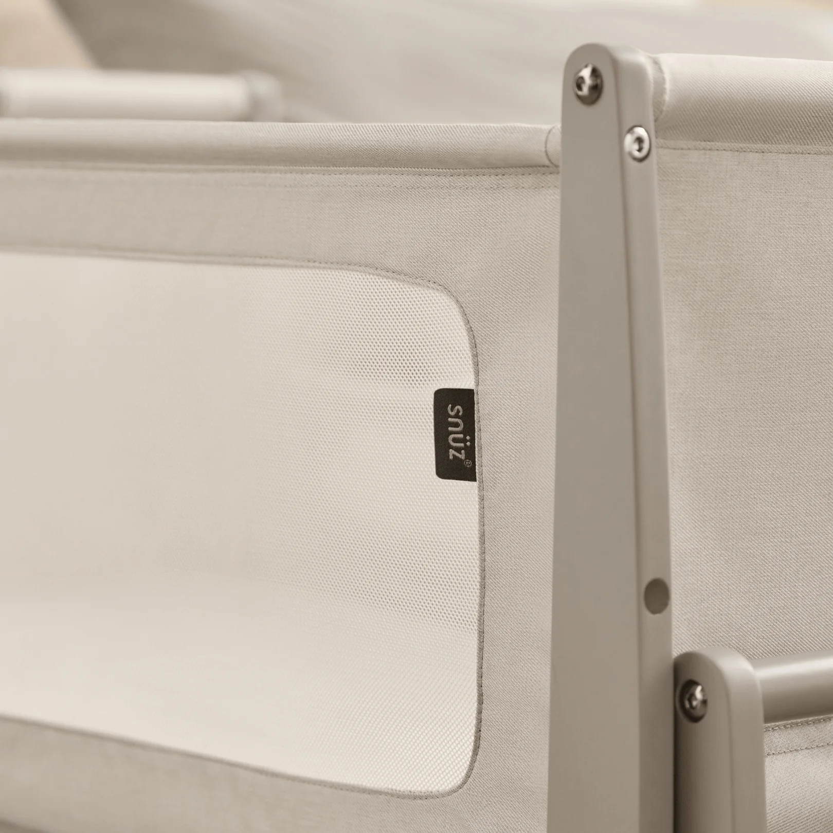 SnuzPod5 Bedside Crib Pebble - Image 4