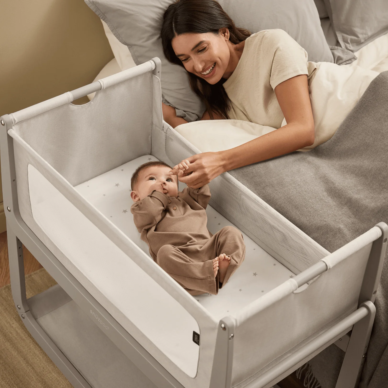 SnuzPod5 Bedside Crib Pebble - Image 5